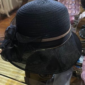 New  Rim Hat black with gold trim